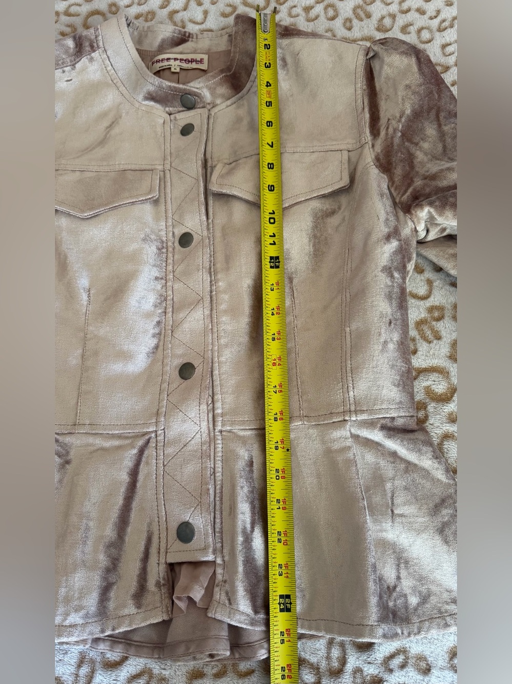 Free People Ballet Racer Jacket Cropped Velvet
Ruffled Champagne Rose Size: XL - Picture 9 of 10